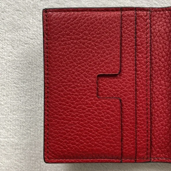 Tom Ford Full Grain Pebbled Calf Leather Bifold Cardholder (Black/Dark Red) - Picture 10 of 16